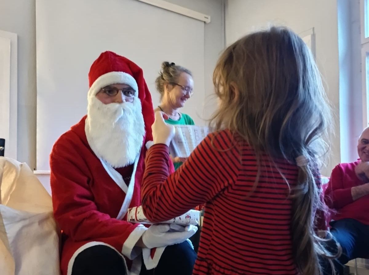 Lions-Club macht Kinderwünsche wahr: Weihnachtsfeier im Gesundbrunnen